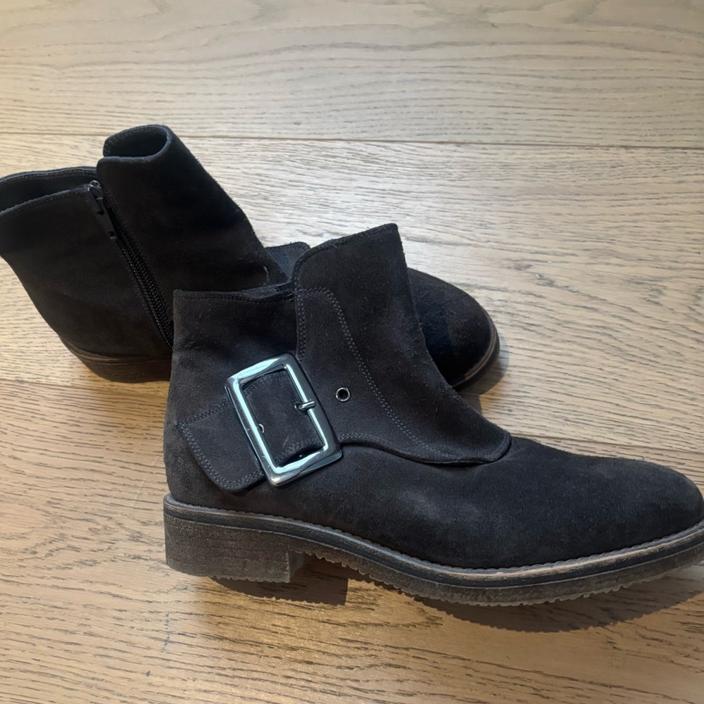 Forest green Suede Ankle Boots with Buckle and side zipper